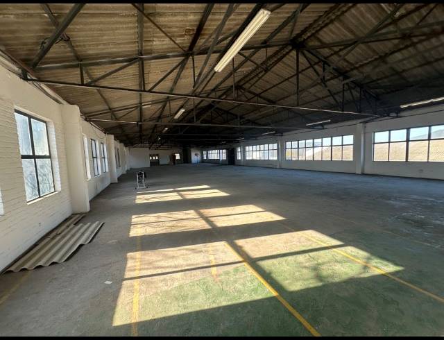 2,468M² WAREHOUSE TO LET IN PAARDEN EILAND